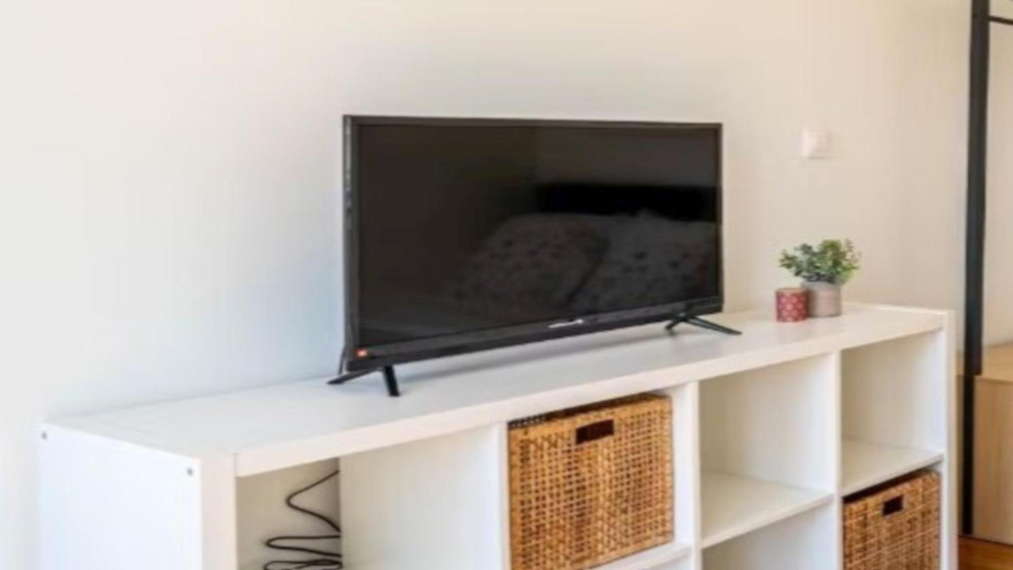 New In Emile Acollas Apartment *